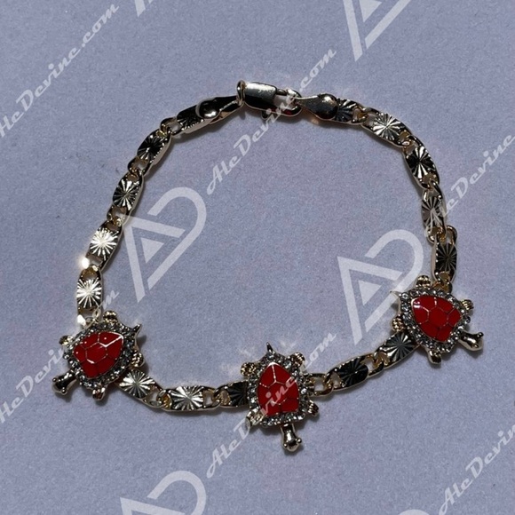 Red Turtle Bracelet (gold plated) - Picture 4 of 8